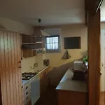 Сasa de vacaciones House 3 Minutes From Beauvais Tille Airport