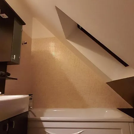 House 3 Minutes From Beauvais Tille Airport Semesterbostad *